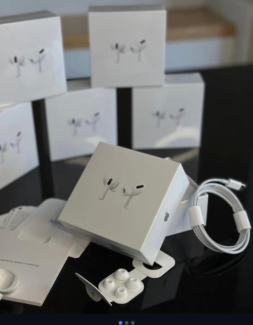 The latest AirPod pro 3 premium Dubai version @38,000✅ @45,000❌